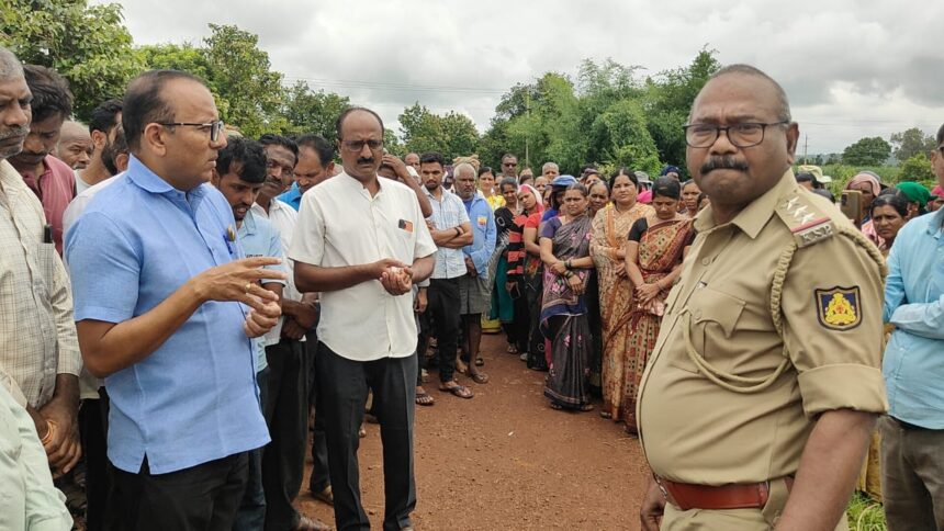 ದೇವಗಿರಿ ಲಿಂಗಾಯತ ಸಮಾಜದ ಸಂಸಾರ ಭೂಮಿಯನ್ನು ಕಬ್ಬಡಿಕೆ ಮಾಡಲಾಗುತ್ತಿರುವ ಆರೋಪ