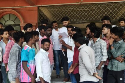 ವಸತಿ ನಿಲಯದ ಸಮಸ್ಯೆ ಈಡೇರಿಕೆಗಾಗಿ ಪ್ರತಿಭಟನೆ!