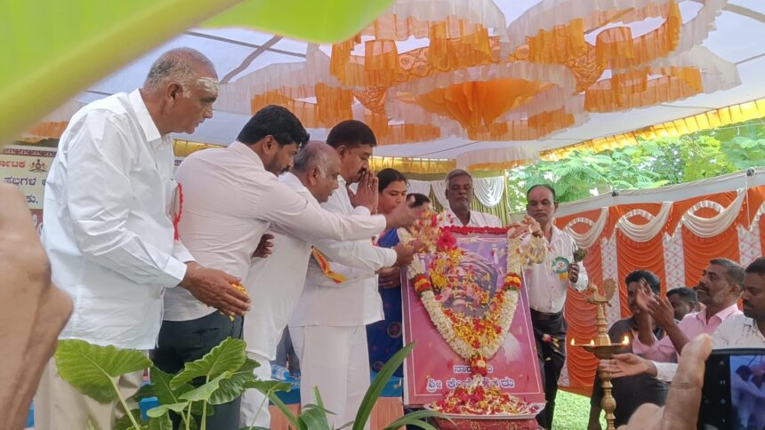 ತಾಲ್ಲೋಕು ರಾಷ್ಟ್ರೀಯ ಹಬ್ಬಗಳ ಆಚರಣೆ ಸಮಿತಿಯಿಂದ ಕೆಂಪೇಗೌಡರ ಜಯಂತಿ ಆಚರಣೆ ತಾಲ್ಲೋಕು ರಾಷ್ಟ್ರೀಯ ಹಬ್ಬಗಳ ಆಚರಣೆ ಸಮಿತಿಯಿಂದ ಕೆಂಪೇಗೌಡರ ಜಯಂತಿ ಆಚರಣೆ