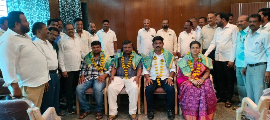 ವಿದ್ಯುತ್ ಸರಬರಾಜು ಡಿವಿಜನ್ ನಾಮ ನಿರ್ದೇಶಕರಾದವರಿಗೆ ಸತ್ಕಾರ ಸಮಾರಂಭ. ವಿದ್ಯುತ್ ಸರಬರಾಜು ಡಿವಿಜನ್ ನಾಮ ನಿರ್ದೇಶಕರಾದವರಿಗೆ ಸತ್ಕಾರ ಸಮಾರಂಭ.