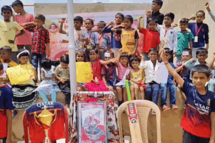 ಆರ್ .ಸಿ.ಬಿ.ವಿಜಯಶಾಲಿ ಆಗಲೆಂದು ಶಾಲೆಯಲ್ಲಿ ಟಿ.ಶರ್ಟ.ಕಪ್. ಬ್ಯಾಟಗೆ ವಿದ್ಯಾರ್ಥಿಗಳಿಂದ ಪೂಜೆ