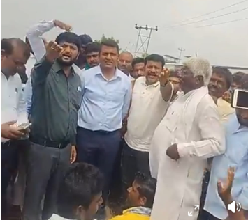 ಅಧಿಕಾರಿಗಳ ಕೈಬಿಸಿ ಮಾಡಿದರೆ ಮಾತ್ರ ಜೋಳ ಖರೀದಿ : ಕೆಆರ್ಎಸ್. ಆಕ್ರೋಶ! ಅಧಿಕಾರಿಗಳ ಕೈಬಿಸಿ ಮಾಡಿದರೆ ಮಾತ್ರ ಜೋಳ ಖರೀದಿ : ಕೆಆರ್ಎಸ್. ಆಕ್ರೋಶ!