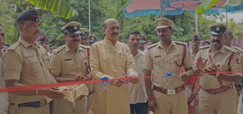 ಅಗ್ನಿಶಾಮಕ ಠಾಣೆಗೆ ನೂತನವಾಗಿ ನಿರ್ಮಿಸಿದ ಕಟ್ಟಡ ಸಂಕೀರ್ಣ ಉದ್ಘಾಟಿಸಿದ ಶಾಸಕ ಅಶೋಕ ಅಗ್ನಿಶಾಮಕ ಠಾಣೆಗೆ ನೂತನವಾಗಿ ನಿರ್ಮಿಸಿದ ಕಟ್ಟಡ ಸಂಕೀರ್ಣ ಉದ್ಘಾಟಿಸಿದ ಶಾಸಕ ಅಶೋಕ