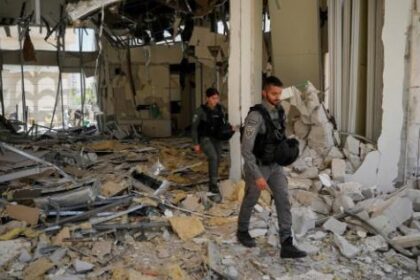 ಸುದ್ದಿವಾಚಿಸುತ್ತಿದ್ದಾಗಲೇ  ಬಾಂಬ್​ ಸ್ಫೋಟ