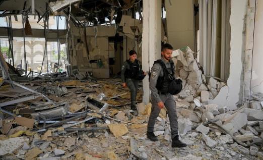 ಸುದ್ದಿವಾಚಿಸುತ್ತಿದ್ದಾಗಲೇ  ಬಾಂಬ್​ ಸ್ಫೋಟ