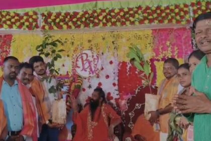 ಶ್ರೀ ಚನ್ನಮಲ್ಲೇಶ್ವರ ತ್ಯಾಗಿಗಳವರ ಪುಣ್ಯಾರಾಧನೆ ಕಾರ್ಯಕ್ರಮದಲ್ಲಿ ಸಸಿ ವಿತರಣೆ