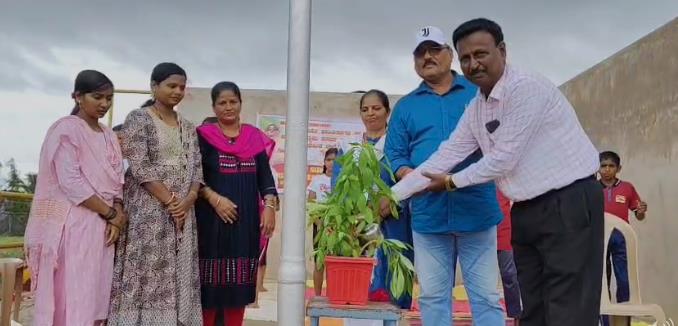 ಉತ್ಸಾಹದಿಂದ ಯೋಗ ದಿನಾಚರಣೆ ಆಚರಿಸಿದ ಶಾಲಾ ಮಕ್ಕಳು