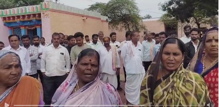 ಅಡವಿಸಿದ್ಧರಾಮ ಸ್ವಾಮಿಜಿ ವಿರುದ್ಧ ತನ್ನಗಾಗದ ಶಿವಾಪೂರ ಗ್ರಾಮಸ್ಥರ ಆಕ್ರೋಶ