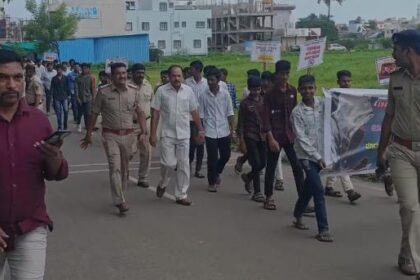 ಚಿಕ್ಕೋಡಿಯಲ್ಲಿ ಪೊಲೀಸರಿಂದ ಜಾಗೃತಿ ಜಾಥಾ