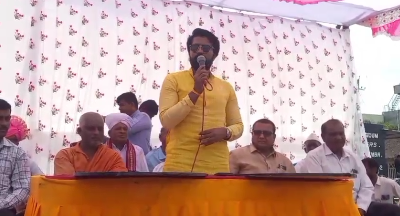 ಸಂಪ್ರದಾಯ ಉಳಿಸಲು ಎತ್ತುಗಳ ಪ್ರದರ್ಶನ: ಬಸವಪ್ರಸಾದ ಜೊಲ್ಲೆ ಸಂಪ್ರದಾಯ ಉಳಿಸಲು ಎತ್ತುಗಳ ಪ್ರದರ್ಶನ: ಬಸವಪ್ರಸಾದ ಜೊಲ್ಲೆ