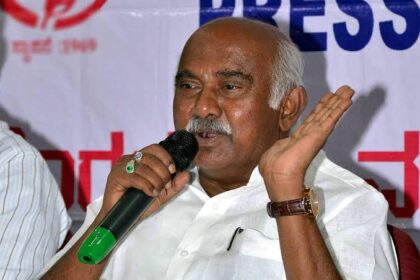 ನವೆಂಬರ್ ನಲ್ಲಿ ಡಿಕೆಶಿ ಇಲ್ಲ ಖರ್ಗೆ ಮುಖ್ಯಮಂತ್ರಿ ಆಗುತ್ತಾರೆ :ಹಳ್ಳಿ ಹಕ್ಕಿ ಭವಿಷ್ಯ