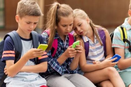 ಅತಿಯಾದ ಮೊಬೈಲ್ ಬಳಕೆಯೇ ಹೃದಯಾಘಾತಕ್ಕೆ ಕಾರಣ : ವರದಿ ಬಹಿರಂಗ