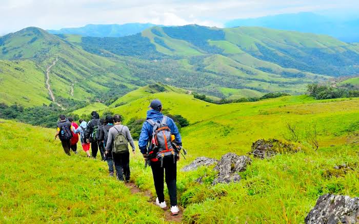 ಟ್ರಕ್ಕಿಂಗ್ ಗೆ ತೆರಳಿ ಚಿಕ್ಕಮಗಳೂರು ಕಾಡಿನಲ್ಲಿ ದಾರಿ ತಪ್ಪಿದ 10 ವಿದ್ಯಾರ್ಥಿಗಳು ಸುರಕ್ಷಿತ ಟ್ರಕ್ಕಿಂಗ್ ಗೆ ತೆರಳಿ ಚಿಕ್ಕಮಗಳೂರು ಕಾಡಿನಲ್ಲಿ ದಾರಿ ತಪ್ಪಿದ 10 ವಿದ್ಯಾರ್ಥಿಗಳು ಸುರಕ್ಷಿತ