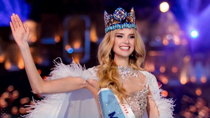 ವಿಶ್ವದ ಸುಂದರಿ ಪಟ್ಟ ಅಲಂಕರಿಸಿದ ಥೈಲ್ಯಾಂಡ್ ಮೂಲದ ಯುವತಿ ವಿಶ್ವದ ಸುಂದರಿ ಪಟ್ಟ ಅಲಂಕರಿಸಿದ ಥೈಲ್ಯಾಂಡ್ ಮೂಲದ ಯುವತಿ