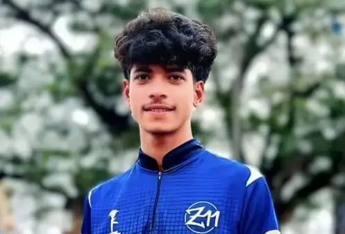 ಕಿಟಕಿ ಬದಿಯ ಸೀಟ್ಗಾಗಿ ಯುವಕರ ನಡುವೆ ಗಲಾಟೆ: ಯುವಕನಿಗೆ ಚಾಕು ಇರಿತ ಕಿಟಕಿ ಬದಿಯ ಸೀಟ್ಗಾಗಿ ಯುವಕರ ನಡುವೆ ಗಲಾಟೆ: ಯುವಕನಿಗೆ ಚಾಕು ಇರಿತ