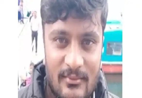 ತಲೆಮೇಲೆ ವಿದ್ಯುತ್ ಕಂಬ ಮುರಿದು ಬಿದ್ದು ಲೈನ್ ಮ್ಯಾನ್ ಸಾವು