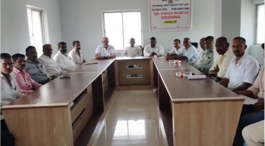 ಬೆಡಕೀಹಾಳ ಸರಕಾರಿ ಶಾಲೆ ಕೊಠಡಿಗಳ ಸಮಸ್ಯೆ ಎರಡೂ ಗ್ರಾಮಗಳ ಸಮನ್ವಯತೆಯಿಂದ ಬಗೆಹರಿಸಿ: ಜಯಕುಮಾರ್ ಖೋತ ಅಭಿಮತ