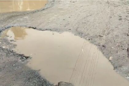 ಚಿಕ್ಕೋಡಿ ಅಂಕಲಿಖೂಟ ರಸ್ತೆ ಸಂಪೂರ್ಣ ಹದಗೆಟ್ಟ ಸ್ಥಿತಿ ವಾಹನ ಸಂಚಾರಕ್ಕೆ ಅಡ್ಡಿ