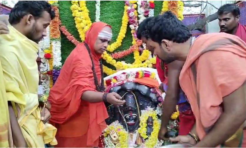 ಉರುಕುಂದಿ ಈರಣ್ಣ ಸ್ವಾಮಿ ನೂತನ ಮೂರ್ತಿ ಪ್ರತಿಷ್ಟಾಪನೆ ಉರುಕುಂದಿ ಈರಣ್ಣ ಸ್ವಾಮಿ ನೂತನ ಮೂರ್ತಿ ಪ್ರತಿಷ್ಟಾಪನೆ