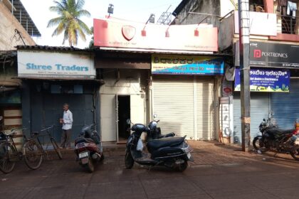 ಸರ್ಕಾರದ ನಿಯಮಗಳನ್ನು ಗಾಳಿಗೆ ತೂರಿ ಮನಬಂದಂತೆ ವೈನ್ ಶಾಪ್ ಓಪನ್