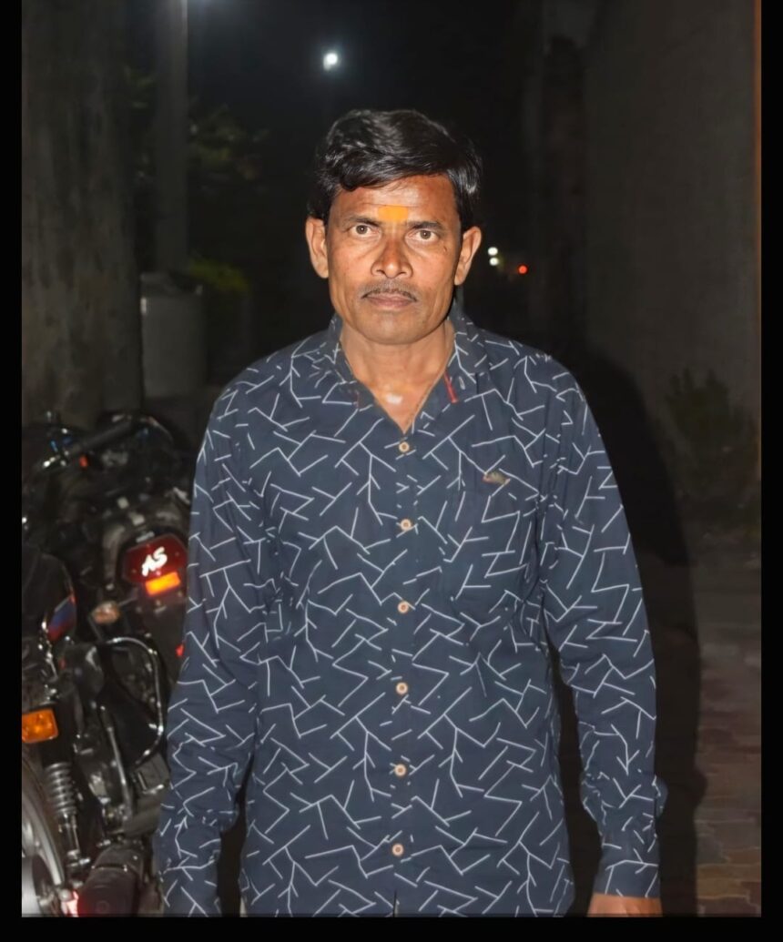 ಕಬ್ಬಿನ ಗದ್ದೆಯಲ್ಲಿ ವ್ಯಕ್ತಿಯ ಬರ್ಬರ ಕೊಲೆ ಕಬ್ಬಿನ ಗದ್ದೆಯಲ್ಲಿ ವ್ಯಕ್ತಿಯ ಬರ್ಬರ ಕೊಲೆ