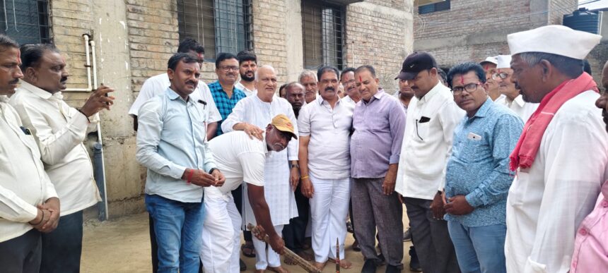 ಜುಗೂಳ, ಮಂಗಾವತಿ, ಶಹಾಪುರ ಗ್ರಾಮಗಳ ಶೀಘ್ರ ಸ್ಥಳಾಂತರ: ಶಾಸಕ ರಾಜು ಕಾಗೆ ಜುಗೂಳ, ಮಂಗಾವತಿ, ಶಹಾಪುರ ಗ್ರಾಮಗಳ ಶೀಘ್ರ ಸ್ಥಳಾಂತರ: ಶಾಸಕ ರಾಜು ಕಾಗೆ