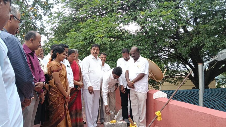 ಶಾಸಕ ಎ ಆರ್ ಕೃಷ್ಣಮೂರ್ತಿ ರವರಿಂದ ಯಳಂದೂರು ತಾಲ್ಲೋಕು ಆಸ್ಪತ್ರೆಯ ಪ್ರಯೋಗಲಾಯಕೆ ಗುದ್ದಲಿಪೂಜೆ ಶಾಸಕ ಎ ಆರ್ ಕೃಷ್ಣಮೂರ್ತಿ ರವರಿಂದ ಯಳಂದೂರು ತಾಲ್ಲೋಕು ಆಸ್ಪತ್ರೆಯ ಪ್ರಯೋಗಲಾಯಕೆ ಗುದ್ದಲಿಪೂಜೆ