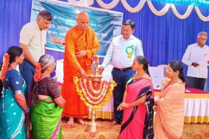 ಸರ್ಕಾರದ ದೃಷ್ಟಿಯಲ್ಲಿ ಶಿಕ್ಷಣ ಇಲಾಖೆ ಒಂದು ಅನುತ್ಪಾದಕ ಬಾಬತ್ತು:ವೀರೇಶಾನಂದ ಸರಸ್ವತಿ ಸ್ವಾಮೀಜಿ ವಿಷಾಧ