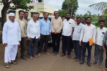 ಹುಕ್ಕೇರಿ ತಾಲೂಕಿನ ಬಸ್ತವಾಡ ಗ್ರಾಮದಲ್ಲಿ KEB ಅಧಿಕಾರಿಗಳಿಂದ ಕುಂದು ಕೊರತೆ ಸಭೆ