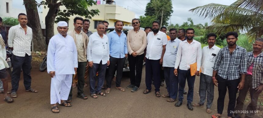 ಹುಕ್ಕೇರಿ ತಾಲೂಕಿನ ಬಸ್ತವಾಡ ಗ್ರಾಮದಲ್ಲಿ KEB ಅಧಿಕಾರಿಗಳಿಂದ ಕುಂದು ಕೊರತೆ ಸಭೆ