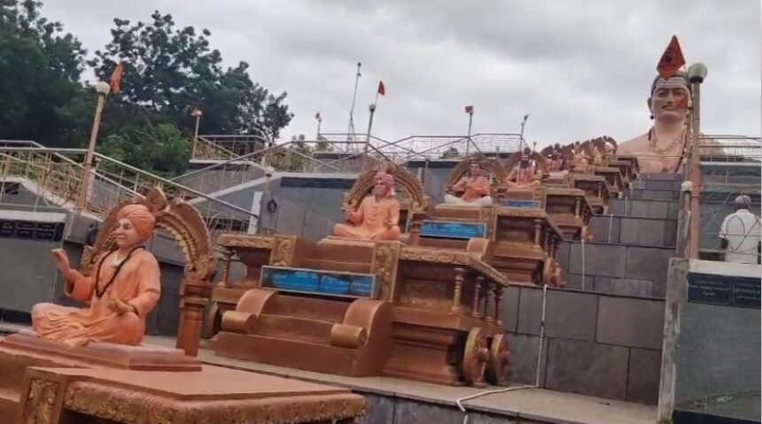 ಶ್ರಾವಣ ಮಾಸ ಪ್ರಯುಕ್ತ ಶ್ರೀ ಕ್ಷೇತ್ರ ಬಸವ ಕಲ್ಯಾಣದಲ್ಲಿ ಭಕ್ತರ ದಂಡು ಶ್ರಾವಣ ಮಾಸ ಪ್ರಯುಕ್ತ ಶ್ರೀ ಕ್ಷೇತ್ರ ಬಸವ ಕಲ್ಯಾಣದಲ್ಲಿ ಭಕ್ತರ ದಂಡು