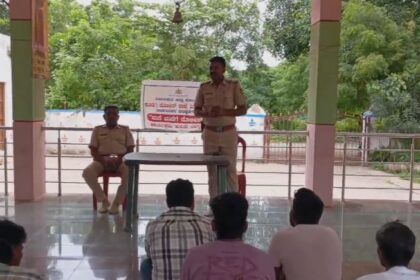 ಯುವಕರು ಹೆಲ್ಮೆಟ್ ಕಡ್ಡಾಯವಾಗಿ ಧರಿಸಿ: ಪಿಎಸ್ಐ ಯತೀಶ್ ಉಪ್ಪಾರ