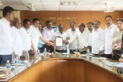 ಜಿ.ಎಸ್.ಟಿ. ರಾಜ್ಯಕ್ಕೆ 3 ನೇ ಸ್ಥಾನ ಪಡೆದ ತುಮುಲ್ : ತೆರಿಗೆ ಇಲಾಖೆಯಿಂದ ಪ್ರಶಂಸನಾ ಪತ್ರ