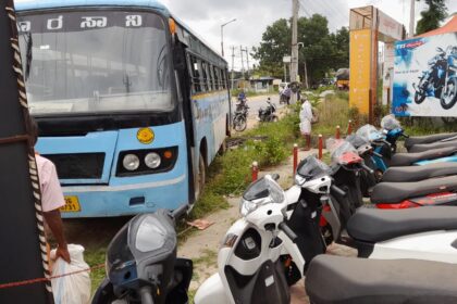 ಬ್ರೇಕ್ ವ್ಯಾಕ್ಯೂಮ್ ಖಾಲಿ, ನಿಯಂತ್ರಣ ತಪ್ಪಿದ ಬಸ್ : ತಪ್ಪಿದ ಭಾರೀ ಅನಾಹುತ, ಪ್ರಯಾಣಿಕರ ಆಕ್ರೋಶ