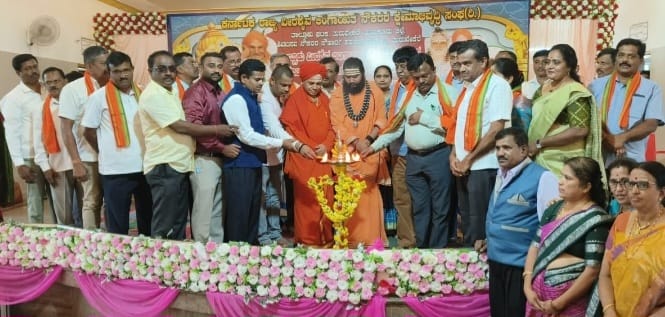 ವೀರಶೈವ ಲಿಂಗಾಯಿತರು ನಿಮ್ಮ ಅಸ್ತಿತ್ವಕ್ಕಾಗಿ ಹೋರಾಟ ನಡೆಸಿ : ಎಂ.ಟಿ.ಕೃಷ್ಣಪ್ಪ ವೀರಶೈವ ಲಿಂಗಾಯಿತರು ನಿಮ್ಮ ಅಸ್ತಿತ್ವಕ್ಕಾಗಿ ಹೋರಾಟ ನಡೆಸಿ : ಎಂ.ಟಿ.ಕೃಷ್ಣಪ್ಪ