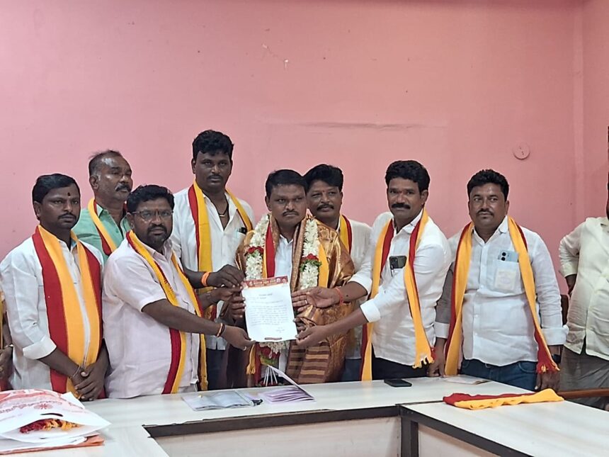 ಕ.ರ.ವೇ ಪದಾಧಿಕಾರಿಗಳ ಆಯ್ಕೆ ಸಮಾರಂಭ ಕ.ರ.ವೇ ಪದಾಧಿಕಾರಿಗಳ ಆಯ್ಕೆ ಸಮಾರಂಭ