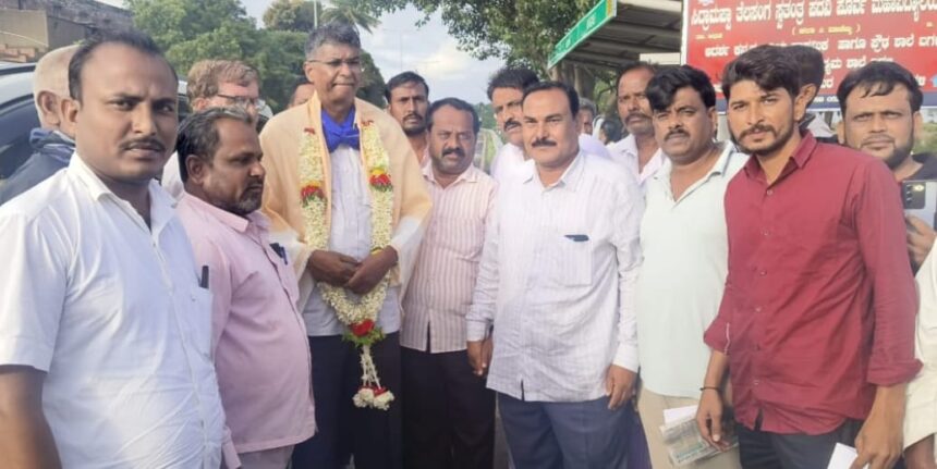 ಐಗಳಿ ಕ್ರಾಸ್ ರಸ್ತೆಯಲ್ಲಿ ರೋಡ್ ಬ್ರೇಕ್ ಹಾಕಲು ಸಚಿವರಿಗೆ ಮನವಿ ಐಗಳಿ ಕ್ರಾಸ್ ರಸ್ತೆಯಲ್ಲಿ ರೋಡ್ ಬ್ರೇಕ್ ಹಾಕಲು ಸಚಿವರಿಗೆ ಮನವಿ