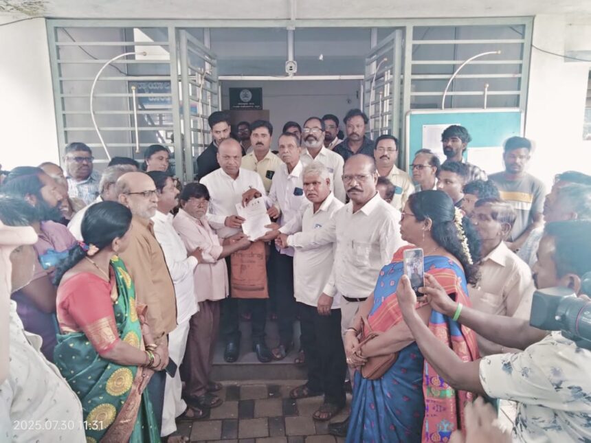 ಅಲೆಮಾರಿ ಬುಡಕಟ್ಟು,ಗೋಸಾವಿ ಸಮುದಾಯದ ಜನರಿಂದ ಜಾತಿ ಪ್ರಮಾಣಪತ್ರ ನೀಡಲು ಆಗ್ರಹ. ಅಲೆಮಾರಿ ಬುಡಕಟ್ಟು,ಗೋಸಾವಿ ಸಮುದಾಯದ ಜನರಿಂದ ಜಾತಿ ಪ್ರಮಾಣಪತ್ರ ನೀಡಲು ಆಗ್ರಹ.