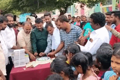  ಶಾಲೆಯ ವಿದ್ಯಾರ್ಥಿಗಳೊಂದಿಗೆ ಹಾಗೂ ಅಭಿಮಾನಿಗಳೊಂದಿಗೆ ಹುಟ್ಟುಹಬ್ಬವನ್ನು ಆಚರಿಸಿಕೊಂಡ  ವೆಂಕಟರಮಣ 