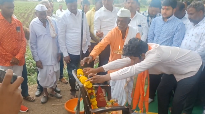 ಸಂಸದ ಸಾಗರ ಖಂಡ್ರೆ ಹಸ್ತದಿಂದ ರಸ್ತೆ ನಿರ್ಮಾಣ ಕಾಮಗಾರಿಗೆ ಭೂಮಿ ಪೂಜೆ