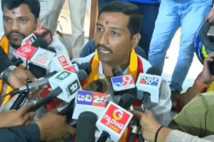 ಭಾಷಾ ವಿರೋಧಿ ಸೃಷ್ಟಿ ಹಿನ್ನೆಲೆ ಕ. ರ. ವೆ. ಸಂಘಟನೆಯವರಿಂದ ಮಹಾನಗರ ಪಾಲಿಕೆಗೆ ಮುತ್ತಿಗೆ.