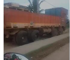 ರಸ್ತೆ ಬದಿ ಲಾರಿ ಪಾರ್ಕಿಂಗ್ ತಡೆಯಿರಿ: ಸತ್ಯ ರೆಡ್ಡಿ