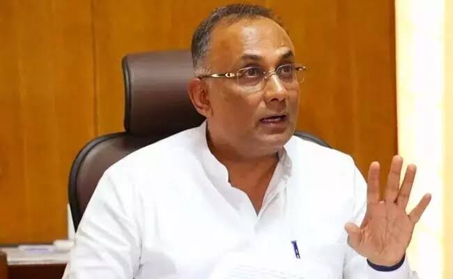 ಕೋವಿಡ್ ಲಸಿಕೆಯಿಂದ ಹೃದಯಘಾತವಾಗಿಲ್ಲ : ಸಚಿವ ದಿನೇಶ್ ಗುಂಡೂರಾವ್ ಕೋವಿಡ್ ಲಸಿಕೆಯಿಂದ ಹೃದಯಘಾತವಾಗಿಲ್ಲ : ಸಚಿವ ದಿನೇಶ್ ಗುಂಡೂರಾವ್