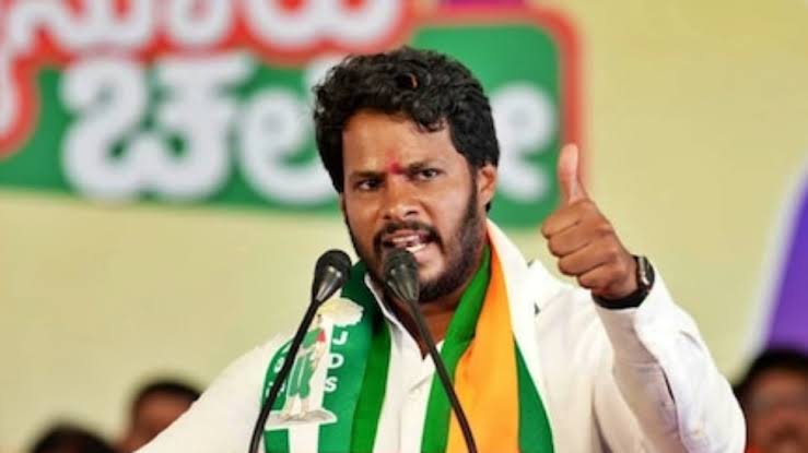 ಕುಮಾರಸ್ವಾಮಿ ಸಿಎಂ ಆದರೆ ಮಹಿಳೆಯರಿಗೆ ತಿಂಗಳಿಗೆ 5 ಸಾವಿರ ಕೊಡುತ್ತೇವೆ : ನಿಖಿಲ್ ಘೋಷಣೆ ಕುಮಾರಸ್ವಾಮಿ ಸಿಎಂ ಆದರೆ ಮಹಿಳೆಯರಿಗೆ ತಿಂಗಳಿಗೆ 5 ಸಾವಿರ ಕೊಡುತ್ತೇವೆ : ನಿಖಿಲ್ ಘೋಷಣೆ