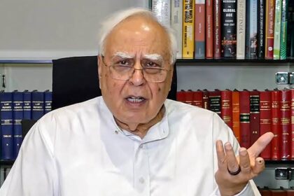 ಚುನಾವಣಾ ಆಯೋಗವು ಮೋದಿ ಸರ್ಕಾರದ ಕೈಗೊಂಬೆ : ಕಪಿಲ್ ಸಿಬಲ್