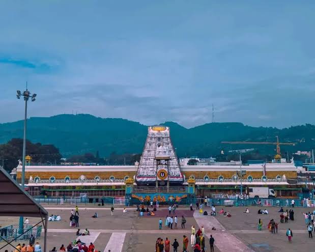 ಒಂದೇ ದಿನ ತಿರುಪತಿ ತಿಮ್ಮಪ್ಪನ ಹುಂಡಿಯಲ್ಲಿ  5.3 ಕೋಟಿ ರೂ. ಕಾಣಿಕೆ ಸಂಗ್ರಹ