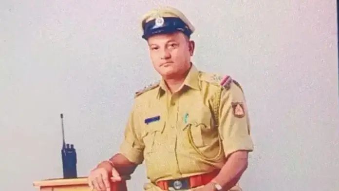 ಹೋಟೆಲ್ನಲ್ಲಿ ನೇಣಿಗೆ ಶರಣಾದ ಪಿಎಸ್ಐ ಹೋಟೆಲ್ನಲ್ಲಿ ನೇಣಿಗೆ ಶರಣಾದ ಪಿಎಸ್ಐ