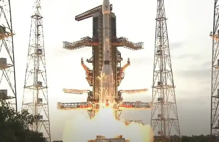 ಇಸ್ರೋ – ನಾಸಾ ಜಂಟಿ ಭೂ ವಿಕ್ಷಣಾ ಉಪಗ್ರಹ ಯಶಸ್ವಿ ಉಡಾವಣೆ ಇಸ್ರೋ – ನಾಸಾ ಜಂಟಿ ಭೂ ವಿಕ್ಷಣಾ ಉಪಗ್ರಹ ಯಶಸ್ವಿ ಉಡಾವಣೆ