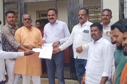 ಕೊಲೆಯನ್ನು ಖಂಡಿಸಿ ಮಾನ್ಯ ತಹಶೀಲ್ದಾರ ಸಂಜಯ ಇಂಗಳ ಸಾಹೇಬರಿಗೆ ಮನವಿ