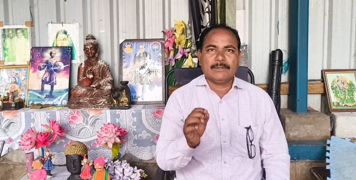 ಶಿವಪುರದ ಶಾಲಾ ಶಿಕ್ಷಕ ಪ್ರಸಾದ್ ಪಿಬಿ ವಜಾಗೊಳಿಸುವಂತೆ ಆಗ್ರಹ : ಡಾ. ಸಿದ್ದಲಿಂಗಯ್ಯ ಶಿವಪುರದ ಶಾಲಾ ಶಿಕ್ಷಕ ಪ್ರಸಾದ್ ಪಿಬಿ ವಜಾಗೊಳಿಸುವಂತೆ ಆಗ್ರಹ : ಡಾ. ಸಿದ್ದಲಿಂಗಯ್ಯ